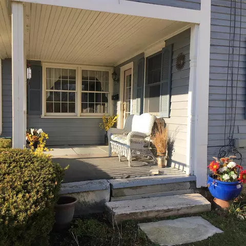 120 Laurel St, Lee, MA 01238 photo 3