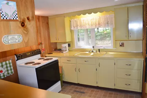 386 Pine Rd, Otis, MA 01253 photo 5