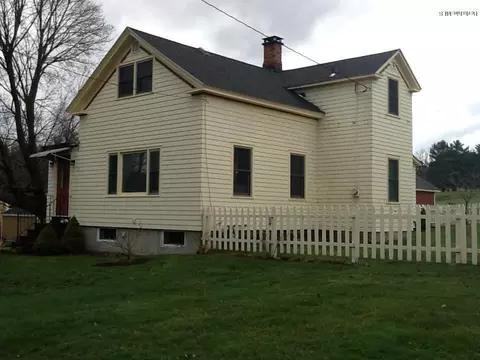 95 Prospect St, Lee, MA 01238 photo 4