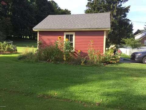 95 Prospect St, Lee, MA 01238 photo 8