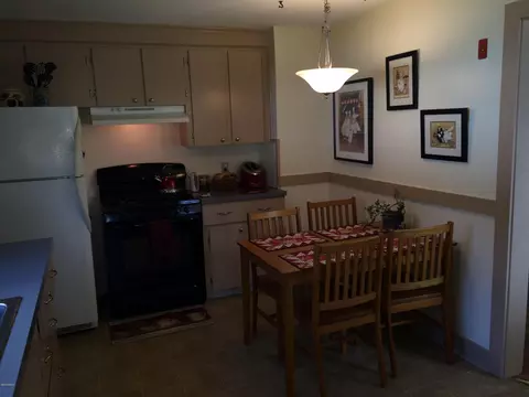 95 Prospect St, Lee, MA 01238 photo 15