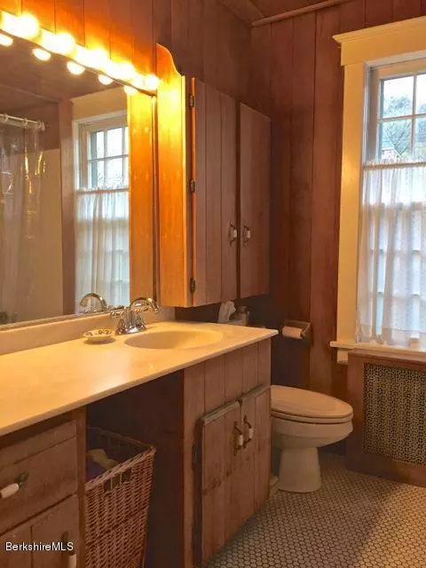 155 High St, Lee, MA 01238 photo 34