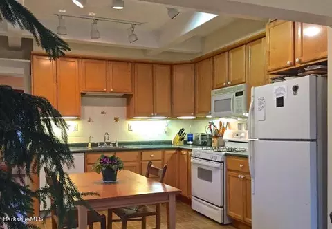 155 High St, Lee, MA 01238 photo 16