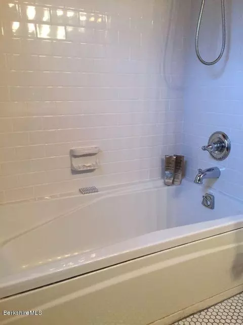 155 High St, Lee, MA 01238 photo 35