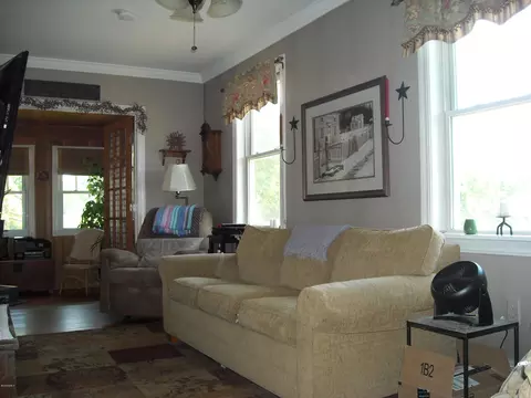 49 Sunshine Ave, Lee, MA 01238 photo 2