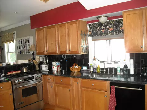 49 Sunshine Ave, Lee, MA 01238 photo 9