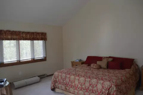 20 Elk Dr, Lee, MA 01238 photo 10