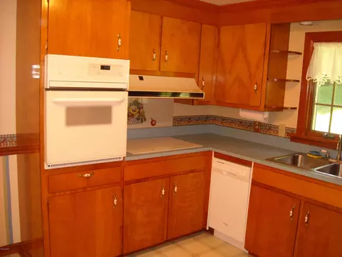 340 Pleasant St, Lee, MA 01238 photo 2