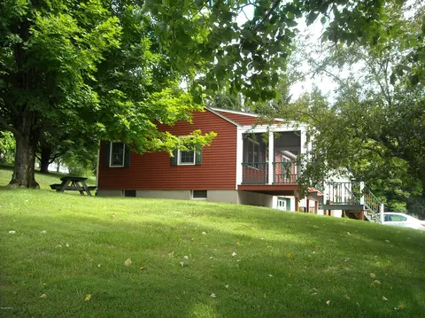 340 Pleasant St, Lee, MA 01238 photo 11