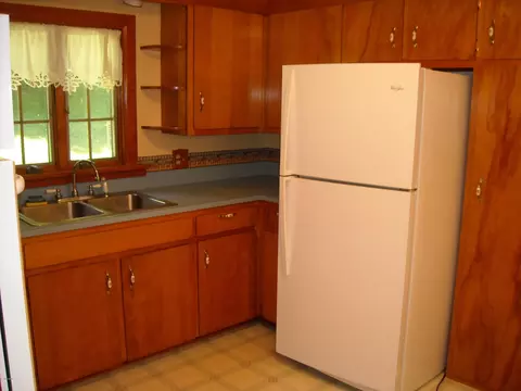 340 Pleasant St, Lee, MA 01238 photo 3