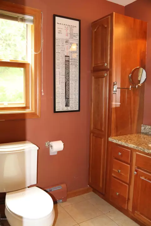 185 Silver St, Lee, MA 01238 photo 14