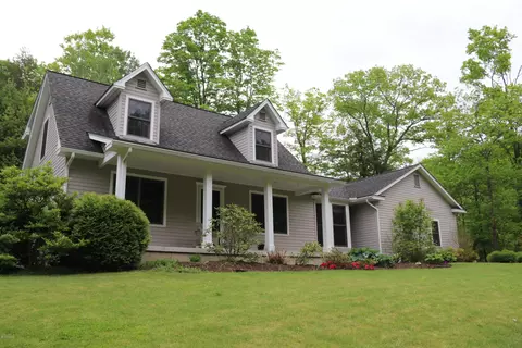 185 Silver St, Lee, MA 01238 photo 2