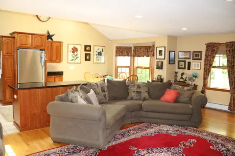185 Silver St, Lee, MA 01238 photo 6