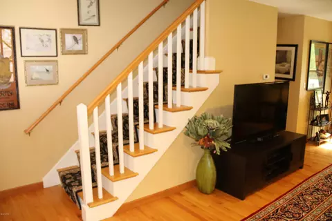 185 Silver St, Lee, MA 01238 photo 10
