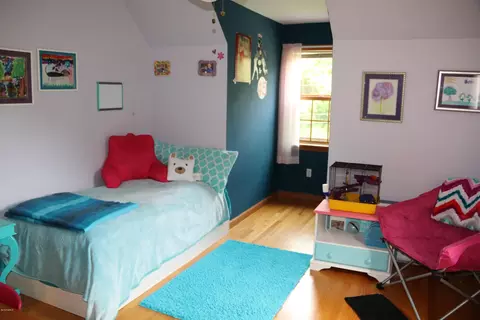 185 Silver St, Lee, MA 01238 photo 9