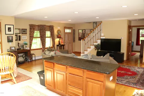 185 Silver St, Lee, MA 01238 photo 8