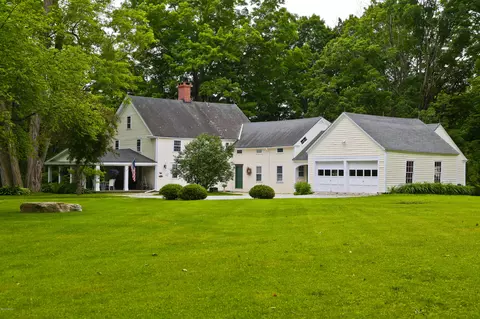 1 East St, Lee, MA 01238 photo 2