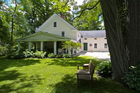 1 East St, Lee, MA 01238 photo 4