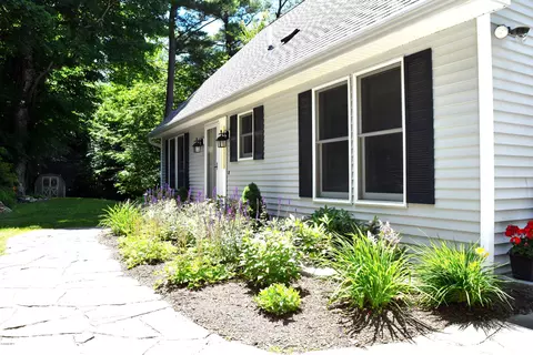 462 Long Bow Ln, Becket, MA 01223 photo 10