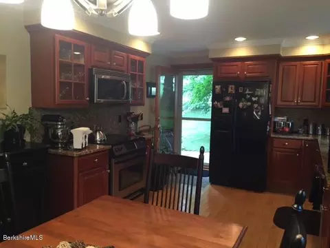 155 Summer St, Lee, MA 01238 photo 7