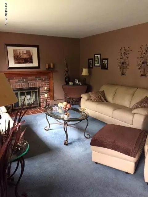 155 Summer St, Lee, MA 01238 photo 4