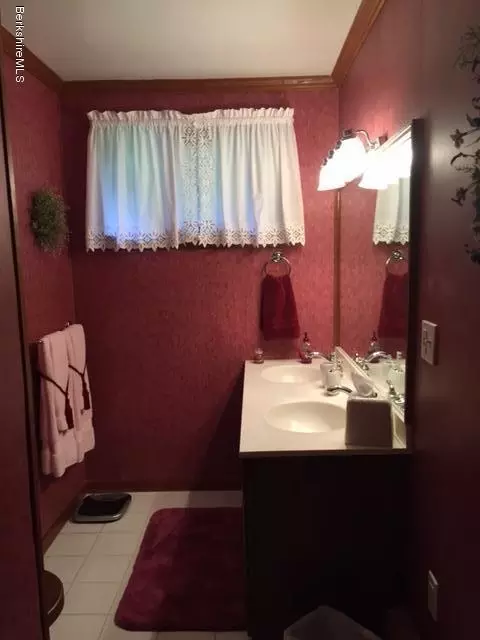 155 Summer St, Lee, MA 01238 photo 13