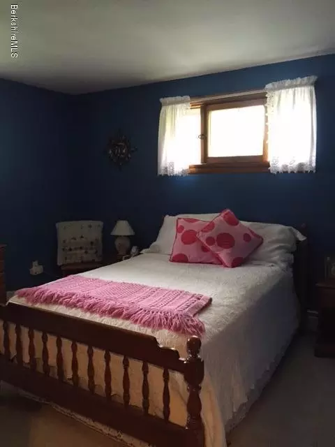 155 Summer St, Lee, MA 01238 photo 10