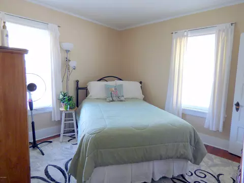 42 E Center St, Lee, MA 01238 photo 15