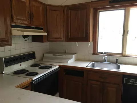 52 Cedar St, Sheffield, MA 01257 photo 4
