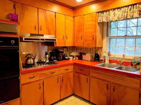 115 Davis St, Lee, MA 01238 photo 5