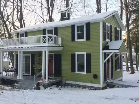 40 Saint James Ave, Lee, MA 01238 photo 1