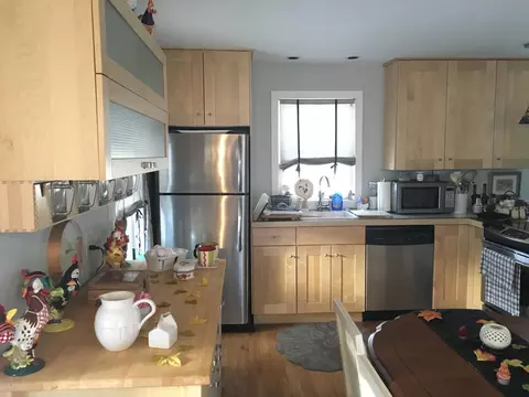 40 Saint James Ave, Lee, MA 01238 photo 2