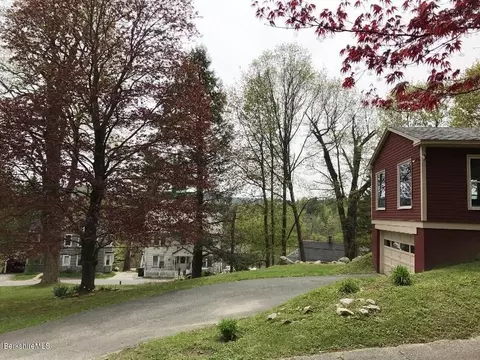 85 Maple St, Lee, MA 01238 photo 5