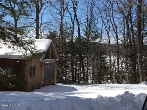 21 Bramble Ln, Lee, MA 01238 photo 2