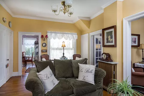 54 High St, Lee, MA 01238 photo 6
