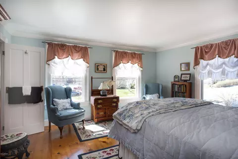 54 High St, Lee, MA 01238 photo 16