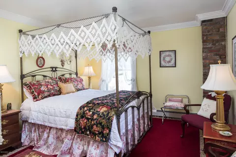 54 High St, Lee, MA 01238 photo 19