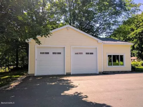 545 Chapel St, Lee, MA 01238 photo 17