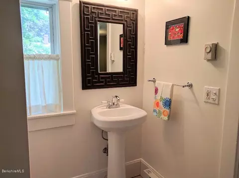 545 Chapel St, Lee, MA 01238 photo 14