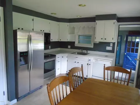 60 Parkview Ter, Lee, MA 01238 photo 14