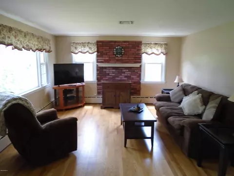 60 Parkview Ter, Lee, MA 01238 photo 19