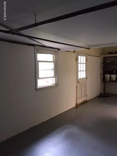 60 Parkview Ter, Lee, MA 01238 photo 35