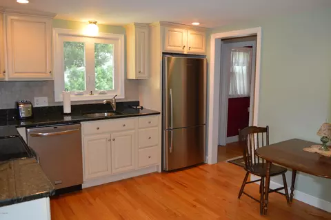 97 Bridle Path Rd, Springfield, MA 01118 photo 5