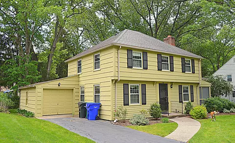 97 Bridle Path Rd, Springfield, MA 01118 photo 2