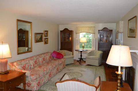 97 Bridle Path Rd, Springfield, MA 01118 photo 17