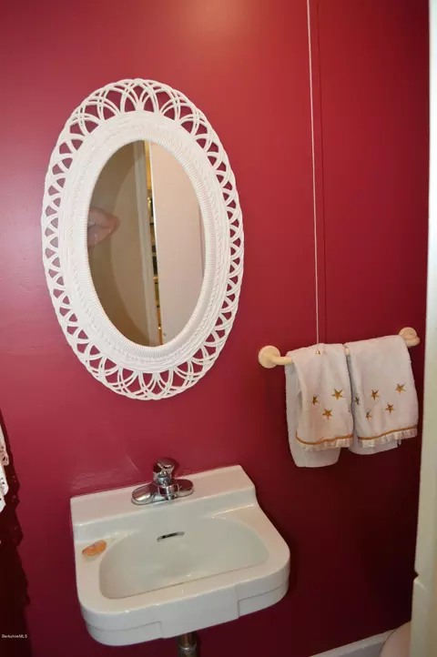 97 Bridle Path Rd, Springfield, MA 01118 photo 10