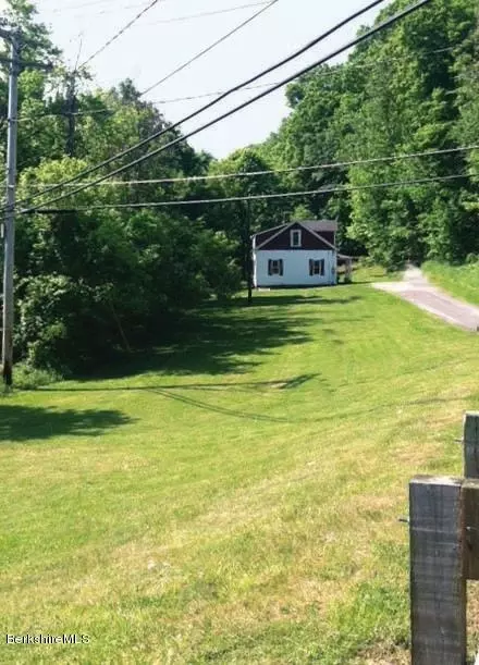 5 Summer St, Lee, MA 01238 photo 8