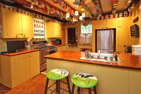 600 Greylock St, Lee, MA 01238 photo 16