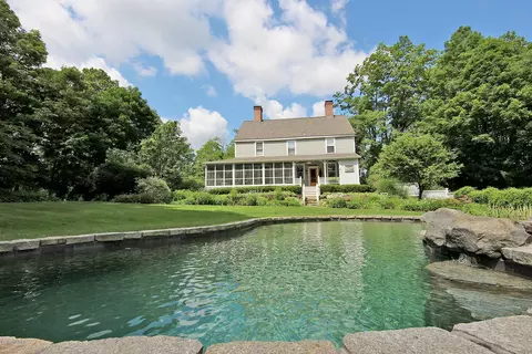 600 Greylock St, Lee, MA 01238 photo 3