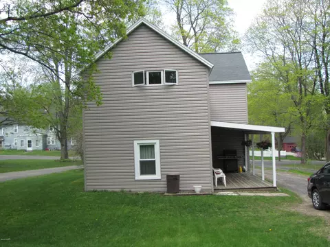 496 Walker St, Lenox, MA 01240 photo 4